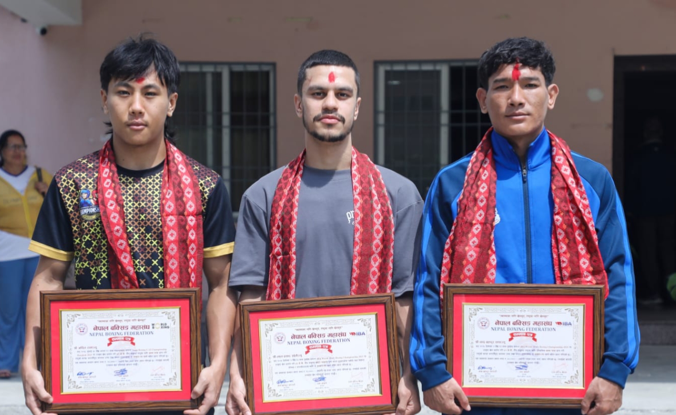 चन्द्रसहित ४ बक्सर सम्मानित
